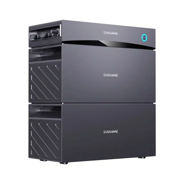 Zijaanzicht van de Sunshare Glory Hybrid-omvormer met zichtbare PV-ingangspoorten voor een zonne-energievermogen tot 2400 W.